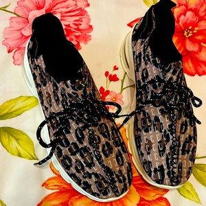 Animal print tennis shoes size 10”